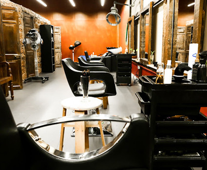 Adorn Niro Slider Image